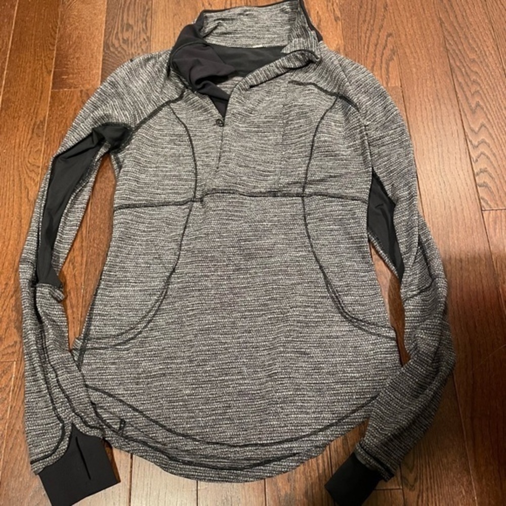 Lululemon Gray and Black Long Sleeve Pullover